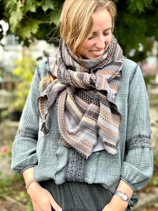 Invero | Tørklæde | Triziana beige